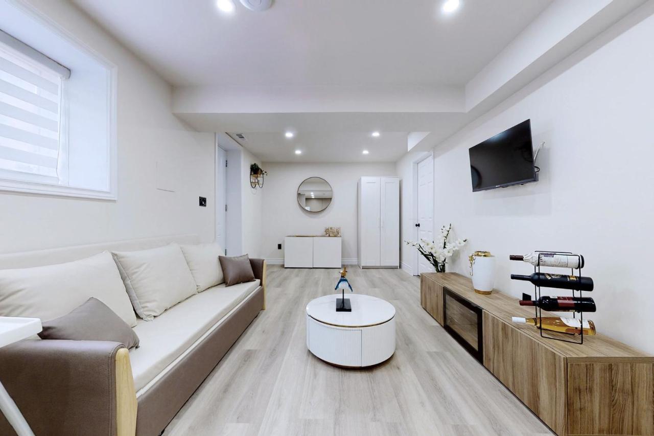 Stunning 2Br Lower Level Unit Воган Экстерьер фото
