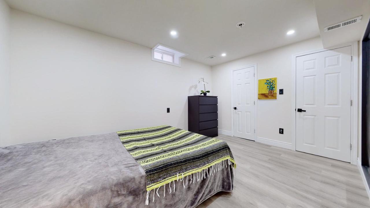 Stunning 2Br Lower Level Unit Воган Экстерьер фото